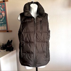 NWT American Eagle Puffer Vest